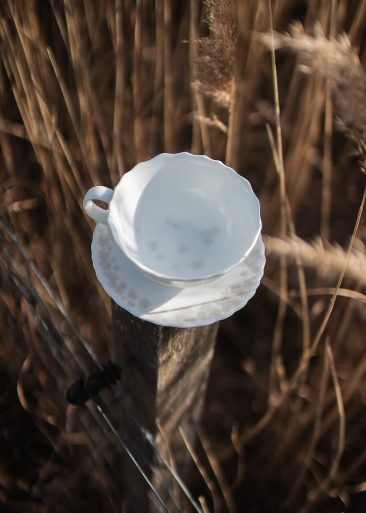 Slåpeblom teacup and saucer 30 cl, grey Wik & Walsøe