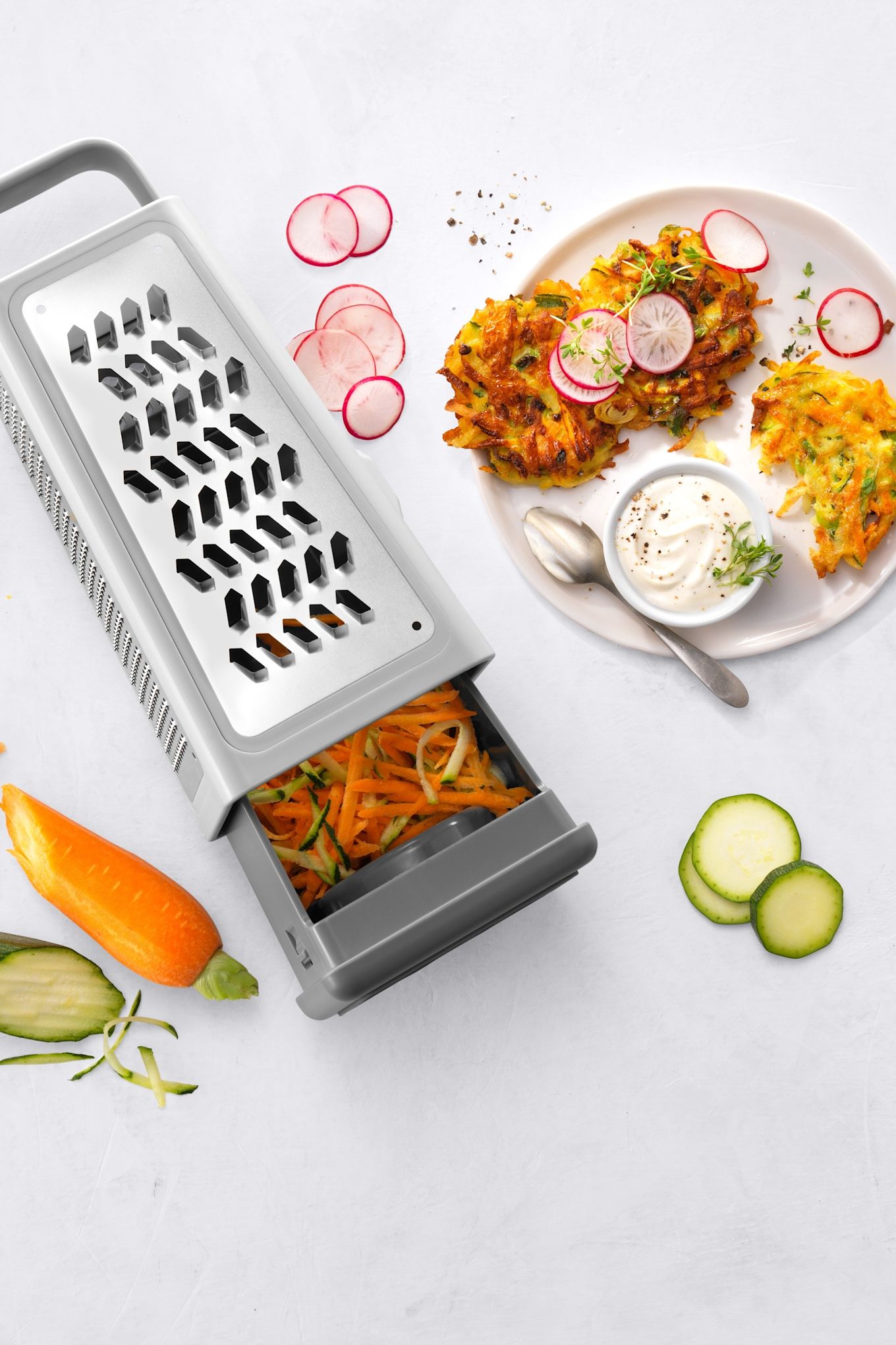 With a grater like this one from Zwilling, you can easily chop up vegetables during the Veganuary to make vegetable pancakes, for example.